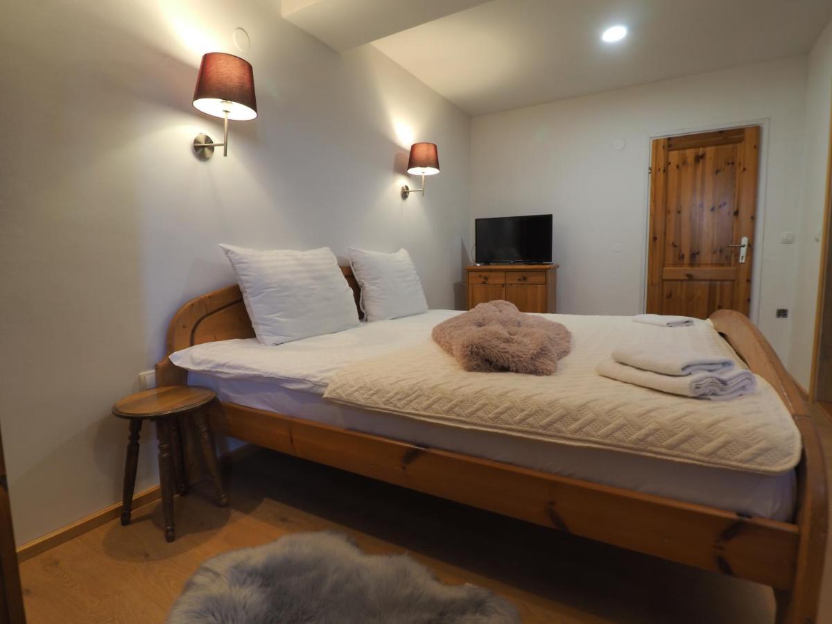 Guest House Sara Latin Kültér fotó