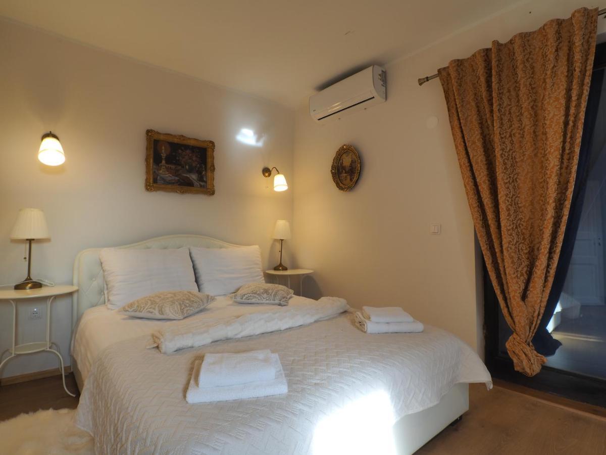 Guest House Sara Latin Kültér fotó