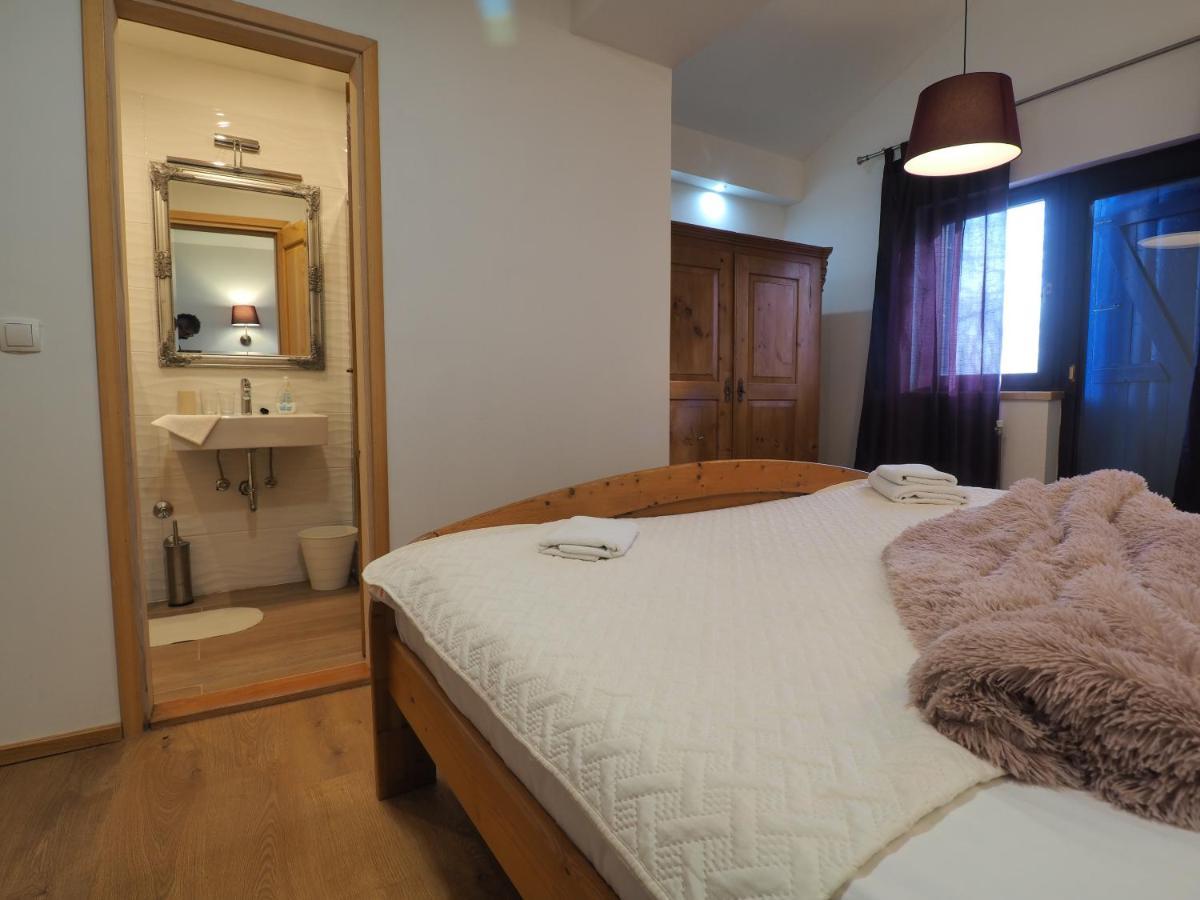 Guest House Sara Latin Kültér fotó