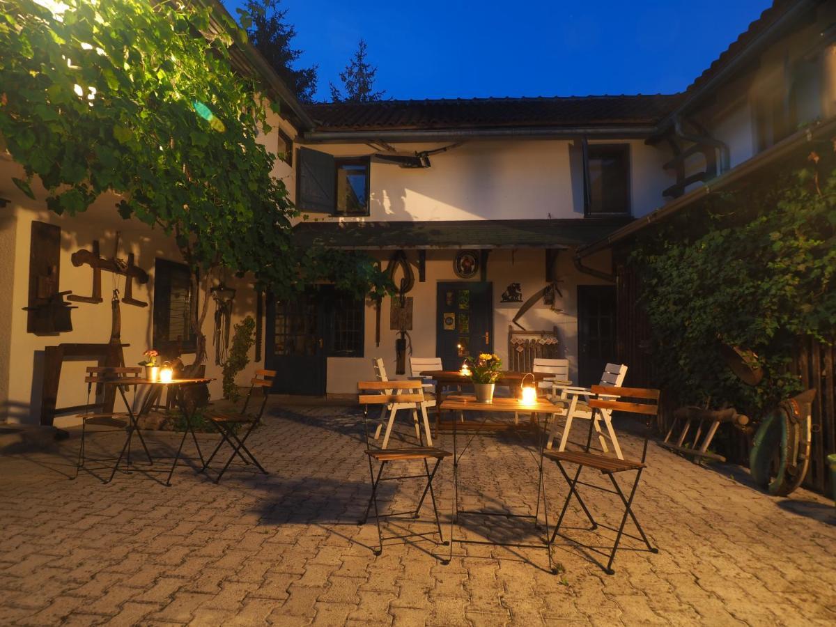 Guest House Sara Latin Kültér fotó
