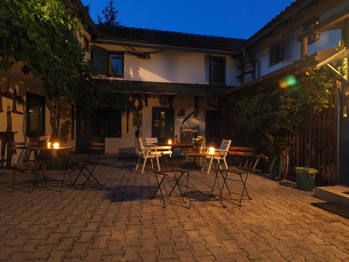 Guest House Sara Latin Kültér fotó